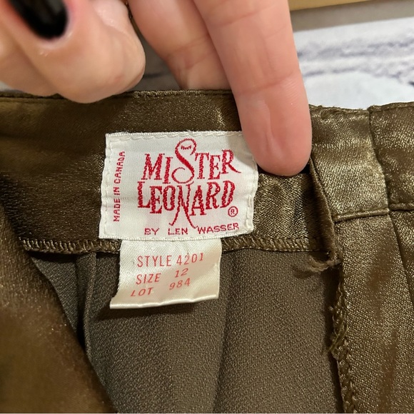 Vintage metallic gold, satin pleated trousers - Picture 8 of 11